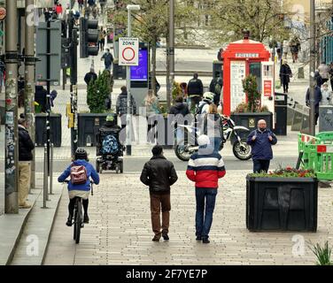 Glasgow, Scotland, UK 10th April, 2021 Lockdown Saturday saw lots of shoppers as the better weather increased the footfall in the city centre as sauchiehall street comes back to  life. .  Credit: Gerard Ferry/Alamy Live News Stock Photo