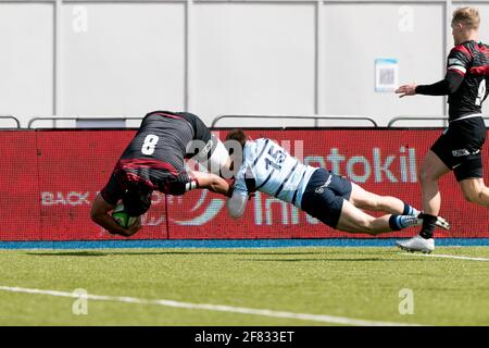 LONDON, UK. APRIL 11TH: Billy Vunipola of Saracens is tackled by Rich Lane during the Greene King IPA Championship match between Saracens and Bedford Blues at Allianz Park, London on Sunday 11th April 2021. (Credit: Juan Gasparini | MI News) Credit: MI News & Sport /Alamy Live News Stock Photo