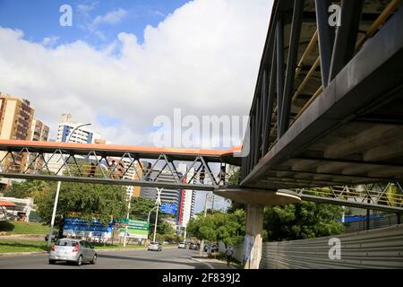 salvador, bahia, brazil - february 5, 2021: pedestrian walkway is seen on avenue ACM in the city of Salvador. *** Local Caption *** Stock Photo