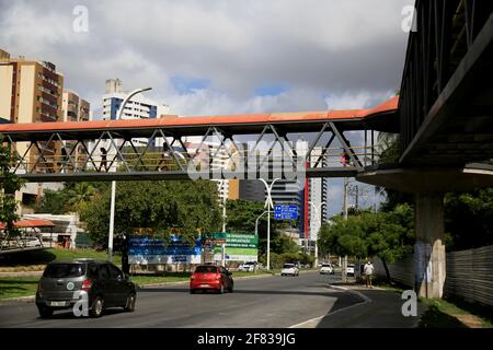 salvador, bahia, brazil - february 5, 2021: pedestrian walkway is seen on avenue ACM in the city of Salvador. *** Local Caption *** Stock Photo