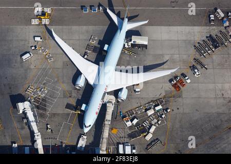 Air Canada, Boeing, B787-900, Dreamliner, satellite handling, on block ...