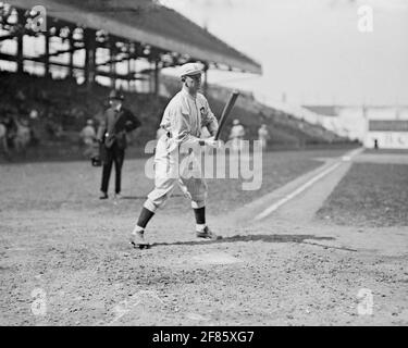 Bob Fisher & George Cutshaw, Brooklyn Trolley Dodgers, at the Polo Grounds,  New York 1912 Stock Photo - Alamy