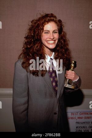 Julia Roberts at The 47th Annual Golden Globe Awards at The Beverly ...