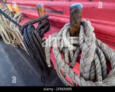 Close-up of the ropes on the deck of the replica of the frigate Hermionne (1779 to 1793). Stock Photo