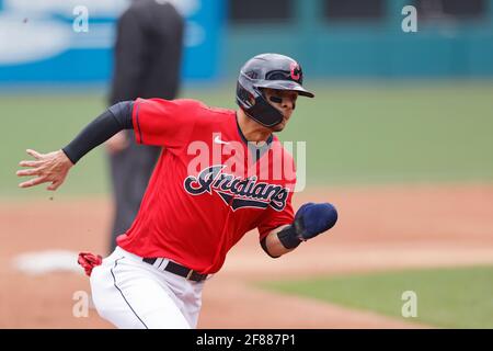 José Ramírez exits Cleveland Indians game vs. Pittsburgh after getting hit  by pitch 