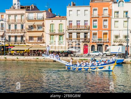 Scene of Languedoc jousting, on the royal canal in Sète, in Herault, in Occitanie, France Stock Photo