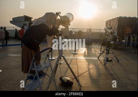 Medan, Indonesia. 12th Apr, 2021. A astronom seen during monitoring the 'Hilal' or the time of holy month of Ramadan is entered at the Observatory for Falak Science at the Muhammadiyah University of North Sumatra in Medan, Indonesia on April 12, 2021. The government announces that the majority of Indonesians are Muslims will perform fasting on April 13, 2021, which is in the holy month of Ramadan 1442 Hijriah. Photo by Sutanta Aditya/ABACAPRESS.COM Credit: Abaca Press/Alamy Live News Stock Photo
