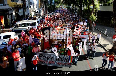 salvador, bahia, brazil - dec. 16, 2015: members of the trade union centrals, political parties and social movements mobilize in favor of president Di Stock Photo