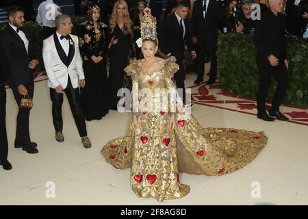 Sarah Jessica Parker arrives to the 2018 Met Costume Gala Heavenly Bodies, held at the Metropolitan Museum of Art in New York City, Monday, May 7, 2018. Photo by Jennifer Graylock-Graylock.com 917-519-7666 Stock Photo
