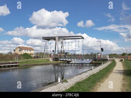 The Wykewell lift bridge on the Stainforth and Keadby Canal, Thorne, South Yorkshire, England UK Stock Photo