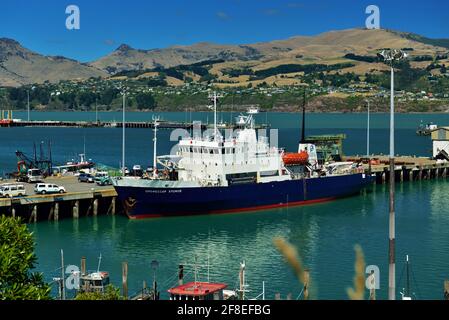 Lyttelton, port town on the north shore of Lyttelton Harbour close to Banks Peninsula, a suburb of Christchurch on the eastern coast of the South Isla Stock Photo