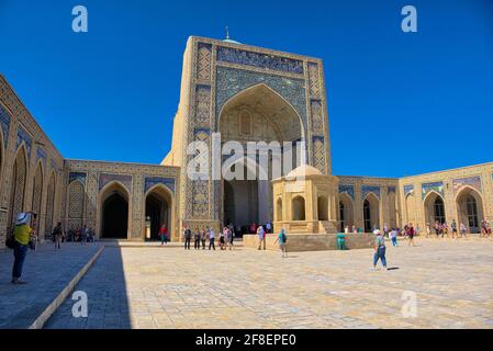 The mosque has been the main Bukhara mosque for 500 years already. It features the traditional architectural design typical of the Timurid times - a r Stock Photo