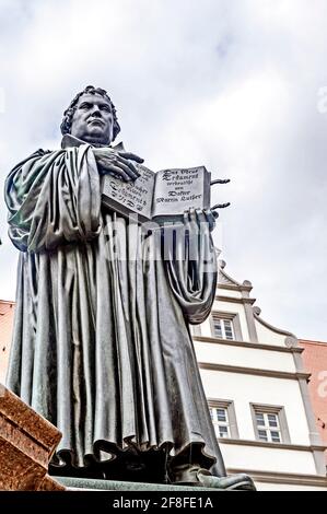 Denkmal für Martin Luther auf dem Marktplatz von Wittenberg; memorial of Luther on the marketplace in Wittenberg Stock Photo