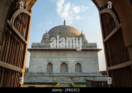 Tomb of Hoshang Shah in Mandu, Madhya Pradesh, India. It is the oldest marble mausoleum in India. Stock Photo