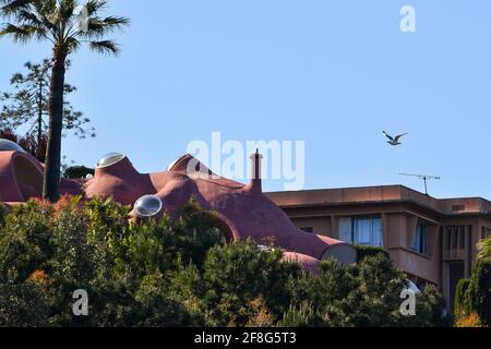 Palais Bulles of Antti Lovag in Théoule-sur-Mer, France on April 13, 2021. Palais Bulles ('Bubble Palace') is a large house in Théoule-sur-Mer, near Cannes, France, that was designed by the Hungarian architect Antti Lovag, and built between 1975 and 1989. It was built for a French industrialist, and was later bought by the fashion designer Pierre Cardin as a holiday home. The 1,200 m² villa, in March 2017, it was listed for sale with an asking price of € 350 million. Photo by Lionel Urman/ABACAPRESS.COM Stock Photo