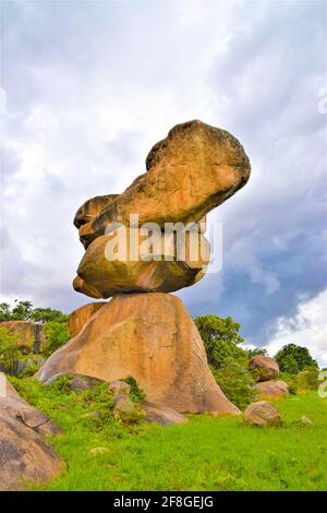 Natural balancing rocks in Epworth, outside Harare, Zimbabwe, 2018. Credit: Vuk Valcic/Alamy Stock Photo