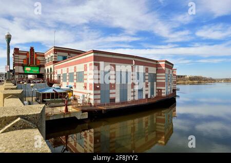 Aurora, Illinois, USA. The Hollywood Casino on the shore of the Fox River. Stock Photo