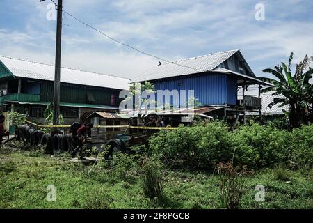 Makassar, South Sulawesi, Indonesia. 15th Apr, 2021. The location of the shooting of the suspected terrorist in Sudiang Raya Village, Biringkanaya District, Makassar City, Indonesia, was fitted with a police line. The suspected terrorist with the initials MT was shot by the Densus 88 team and members of the South Sulawesi Regional Police for trying to fight back when he was about to be arrested. This suspected terrorist is believed to be a member of the Jamaah Ansharud Daulah (JAD) network. Credit: Herwin Bahar/ZUMA Wire/Alamy Live News Stock Photo