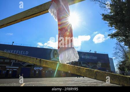 Sheffield, UK. 15th Apr, 2021. A Liverpool scarf is tied to a gate at Hillsborough as a mark of respect to remember the 96 men, women and children who lost their lives attending the FA Cup semi final between Liverpool and Nottingham Forest 32 years ago to the day in Sheffield, UK on 4/15/2021. (Photo by Mark Cosgrove/News Images/Sipa USA) Credit: Sipa USA/Alamy Live News Stock Photo