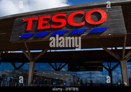 Taplow, Buckinghamshire, UK. 15th April, 2021. Despite increased in store and online sales during the Covid-19 Pandemic, supermarket giant Tesco has reported that its pre-tax profits have fallen by almost 20% to £825 million during the past year. Credit: Maureen McLean/Alamy Live News Stock Photo