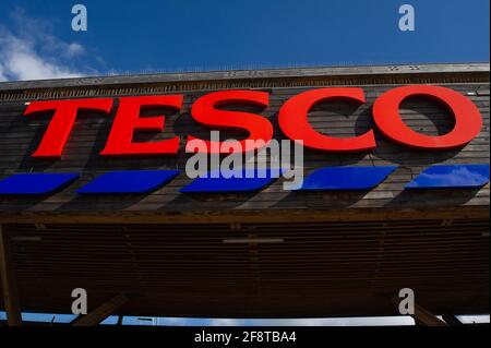 Taplow, Buckinghamshire, UK. 15th April, 2021. Despite increased in store and online sales during the Covid-19 Pandemic, supermarket giant Tesco has reported that its pre-tax profits have fallen by almost 20% to £825 million during the past year. Credit: Maureen McLean/Alamy Live News Stock Photo