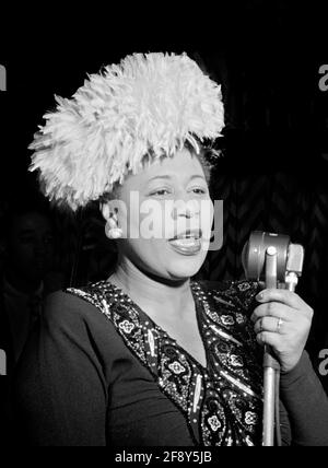 Ella Fitzgerald. Portrait of the American Jazz singer, Ella Jane Fitzgerald (1917-1996) at the Downbeat, New York in 1947. Photo by William P Gottlieb. Stock Photo