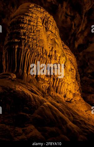 Calcite flowstone formations, Carlsbad Caverns National Park, New ...