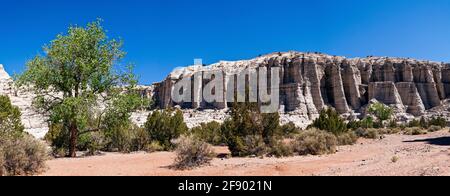 Scenic landscape with rock formations, Abiquiu, New Mexico, USA Stock Photo