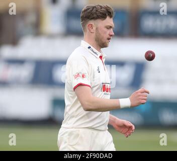 Chelmsford, UK. 15th Apr, 2021. CHELMSFORD ENGLAND - APRIL 15: Essex's Simon Cook during LV Insurance County Championship Group 1 Day One of Four between Essex CCC and Durham CCC at The Cloudfm County Ground on 15th April, 2021 in Chelmsford, England Credit: Action Foto Sport/Alamy Live News Stock Photo