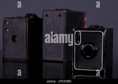 April 8, 2021: Gaziantep, Turkey. A camera from the 1920s. In the 1920s cameras began to have a metal body covered by black leather and to be more compact than previously built cameras. They were also more affordable thanks to industrialized mass production techniques Credit: Muhammed Ibrahim Ali/IMAGESLIVE/ZUMA Wire/Alamy Live News Stock Photo