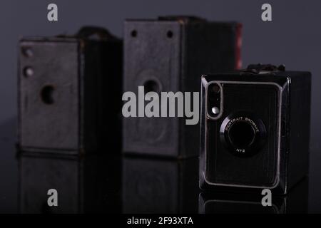 April 8, 2021: Gaziantep, Turkey. A camera from the 1920s. In the 1920s cameras began to have a metal body covered by black leather and to be more compact than previously built cameras. They were also more affordable thanks to industrialized mass production techniques Credit: Muhammed Ibrahim Ali/IMAGESLIVE/ZUMA Wire/Alamy Live News Stock Photo