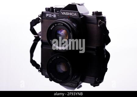 April 8, 2021: Gaziantep, Turkey. A Yashica 35 mm SRL camera from the mid-1980s. An affordable model of the 35 mm SRL camera was introduced by Yashica in 1979, but Yashica began facing intense competitions from other cameras manufacturers in 1985 with high-end SLR camera production being soon discontinued (Credit Image: © Muhammed Ibrahim Ali/IMAGESLIVE via ZUMA Wire) Stock Photo