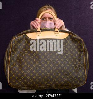 Lot - Louis Vuitton Extra Large Monogram Steamer Travel bag