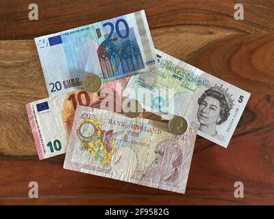 Bank of England pound notes, Great Britain. Bills and coins Stock Photo