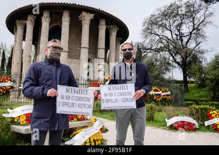 Rome, Italy. 16th Apr, 2021. Rome, Protest of workers in the funeral sector due to the long lines for cremations. They denounce the conditions of the capital's cemeteries and the need for solutions to ensure services to the families of the deceased. Credit: Independent Photo Agency/Alamy Live News Stock Photo