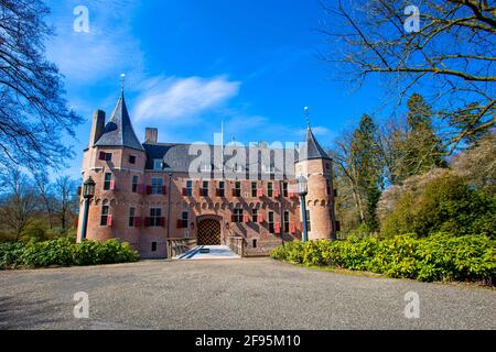 Castle Het Oude Loo in Apeldoorn, on April 16, 2021, it is a hunting lodge from the 15th century that is located on the Kroondomein Het Loo, in Apeldoorn, not far from Paleis Het Loo, it is rented by King Willem-Alexander as a country retreat from the state. This means that the use of Het Oude Loo castle by the House of Oranje-Nassau will be continuedPhoto: Albert Nieboer/Netherlands OUT/Point De Vue OUT | Stock Photo