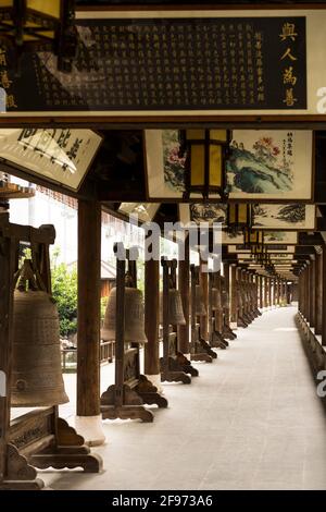 Stile corridor in the Zhenru Temple - China Stock Photo