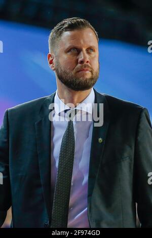 ISTANBUL, TURKEY - APRIL 16 2021, 16-04-2021: Basketbal: Perfumerias Avenida v Sopron Basket: Istanboel ISTANBUL, TURKEY - APRIL 16: coach David Gaspar of Sopron Basket during the Euroleague Women Final Four match between Sopron Basket and Perfumerias Avenida at Volkswagen Arena on April 16, 2021 in Istanbul, Turkey (Photo by /Orange Pictures) Stock Photo