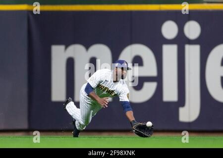 April 16, 2021: Milwaukee Brewers Jace Peterson #14 races to the