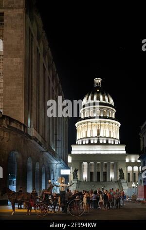 Street scene with the Capitol in the background in the Centro district, Havana Province, Cuba Stock Photo
