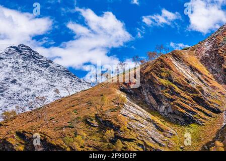 Mesmerizing view en-route to Rohtang pass of Pir Panjal himalayas mountain range on leh Manali highway, Himachal Pradesh, India. Stock Photo