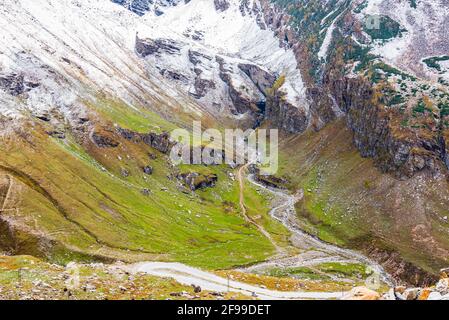 Mesmerizing view en-route to Rohtang pass of Pir Panjal himalayas mountain range on leh Manali highway, Himachal Pradesh, India. Stock Photo