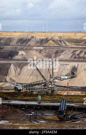 Juechen, North Rhine-Westphalia, Germany - Rheinisches Braunkohlerevier, bucket wheel excavator in the RWE opencast lignite mine in Garzweiler. Stock Photo