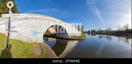 UK, England, London, Hayes, Bulls Bridge Junction on the Grand Union Canal (The Start of the Paddington Arm) Stock Photo