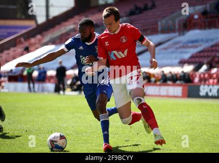 Ipswich Town's Kane Vincent-Young (left) and Charlton Athletic's Liam Millar (right) battle for the ball during the Sky Bet League One match at The Valley, London. Picture date: Saturday April 17, 2021. Stock Photo