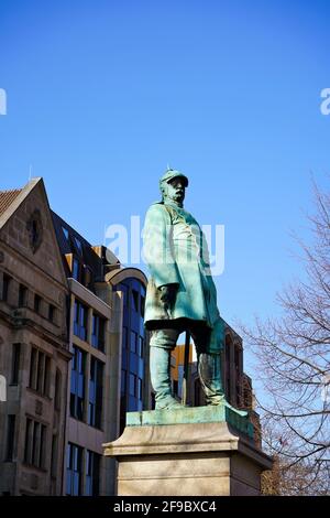 Bronze statue of Otto von Bismarck in Düsseldorf, unveiled in 1899. Location: Martin-Luther-Platz. Stock Photo