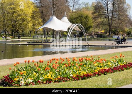 Eastrop Park in Basingstoke, Hampshire, UK, with spring flowers Stock ...