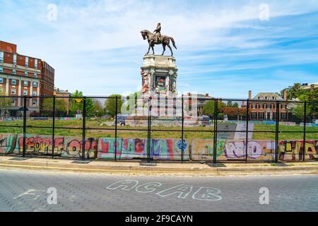 The Robert E. Lee Monument in Richmond, Virginia, USA covered in graffiti after protests against Confederate Monuments in the city. Stock Photo