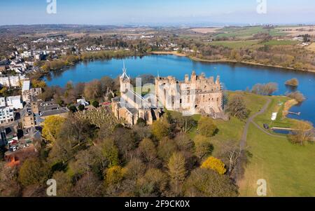 Aerial view of Linlithgow Palace, St Michaels’s Parish Church beside Linlithgow Loch in West Lothian, Scotland, Uk Stock Photo