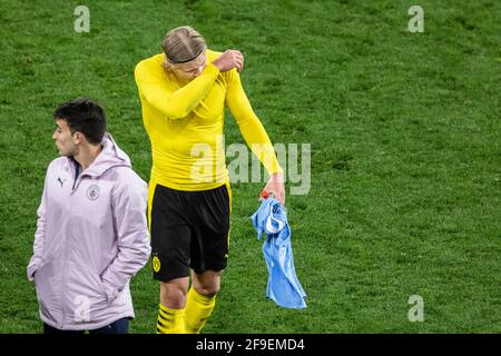 Dortmund, Signal Iduna Park, 14.04.21: Erling Haaland (BVB) enttäuscht nach dem Spiel Champions league Borussia Dortmund vs. Manchester City.  Foto: p